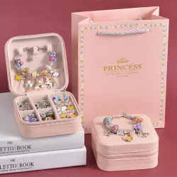 Набор для рукоделия PRINCESS - 68 шт, плетение ожерелий и браслетов, 60 шармов, 3 браслета, подарочная сумка thumbnail
