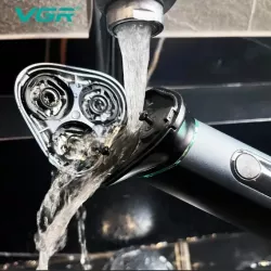 Аккумуляторная электробритва VGR V-310 - Три головки, водостойкость IPX7, LED-дисплей, автономность 200 минут thumbnail