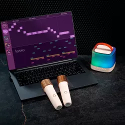 Портативная Bluetooth-колонка T7 с LED подсветкой - караоке для детей и взрослых, 2 микрофона, Bluetooth 5.1, смена голоса, 10-12 часов работы thumbnail