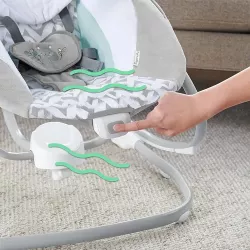 Электронные детские качели-шезлонг Ingenuity SimpleComfort 2в1: 6 скоростей, вращение 180°, 8 мелодий, питание от сети thumbnail