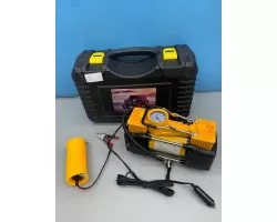 Автомобильный компрессор YELLOW с набором инструментов - Двухпоршневой, 12V, в кейсе, манометр, насадки в комплекте thumbnail