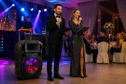 Портативная Bluetooth колонка Su-Kam SU-612 - караоке-колонка с 2 микрофонами, LED-подсветка, до 15 часов автономной работы thumbnail