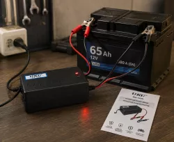 Импульсное зарядное устройство UKC MA-1205 - 5A, 12V, защита от перепадов напряжения, авто и мото аккумуляторы thumbnail