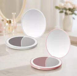 Круглое карманное зеркало с LED-подсветкой - аккумуляторное, зарядка через USB, компактный размер 9.1 см thumbnail