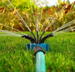 Умная система полива 360° Water Sprinkler - для газона и охлаждения, гибкие шланги, 3/4 дюйма, комплект из 4 шт. thumbnail