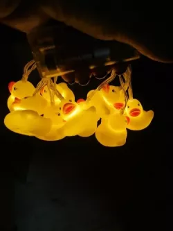 Гирлянда светодиодная DUCK для детской комнаты - 1.5 м, 10 мини-уточек, теплый белый свет, батарейки AA thumbnail