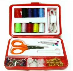 Набор для шитья Insta Sewing Kit - 10 катушек, иголки и пуговицы, портативный дорожный комплект thumbnail