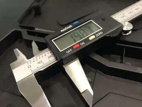 Електронний штангенциркуль Digital Caliper 150 мм 1343 з РК-дисплеєм та точним цифровим виміром.