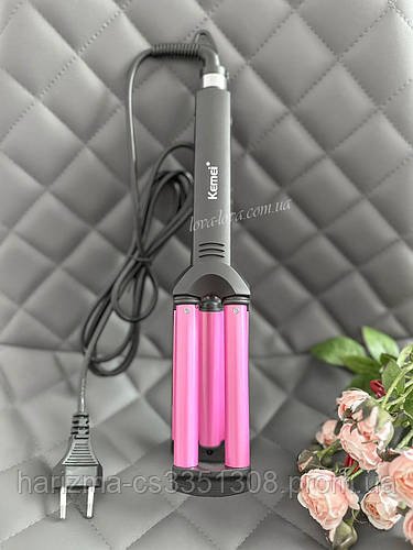 Плойка три хвилі для створення кучерів і локонів Kemei KM-2022 потрійна плойка діаметр 18 мм (розовий колір)