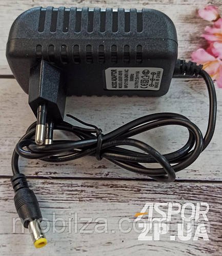 (Укр) Мережевий зарядний пристрій для планшета 5V/1A (5.5 * 2.5mm)