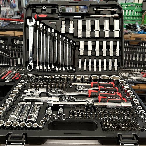 Набір інструментів на 219 од. INTERTOOL ET-8219 серія STORM Cr-V на три тріскачки 1/2 3/8 1/4