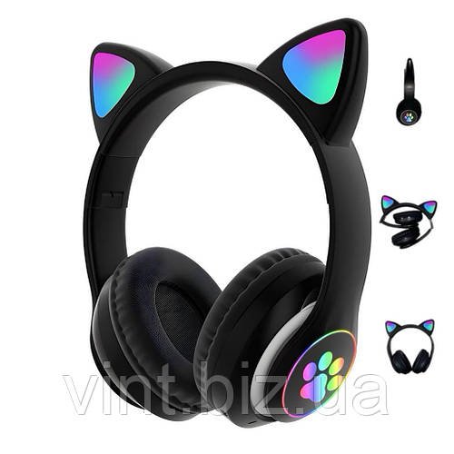 Чорні бездротові навушники з котячими вушками.