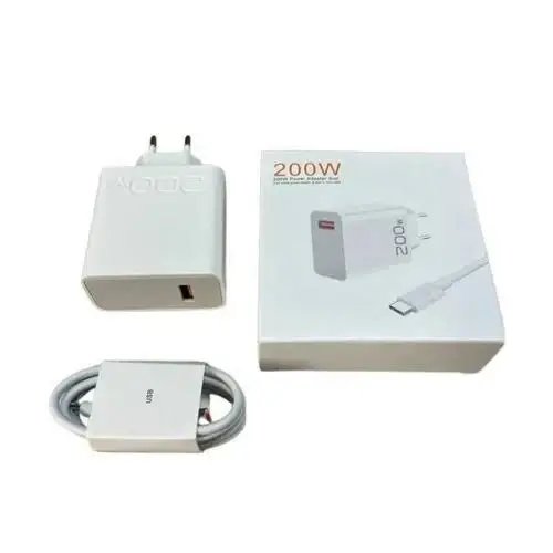 Мережевий адаптер 200W з кабелем USB-Type-C та підтримкою USB/PD для швидкого заряджання портативних пристроїв